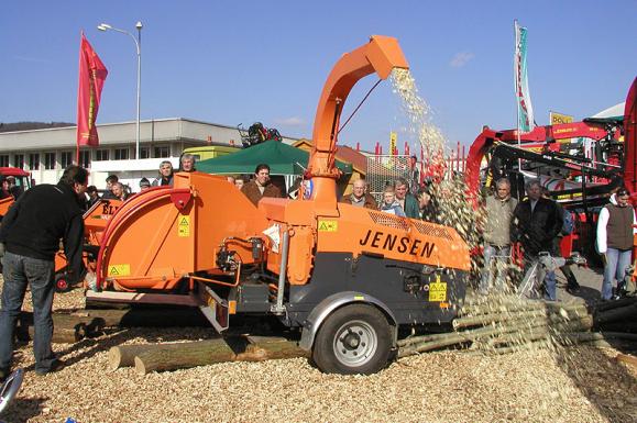 Jensen A328 Wheeled Chipper available from Dennis Barnfield Ltd, tracked chippers in Lancashire, Cumbria and the North West!