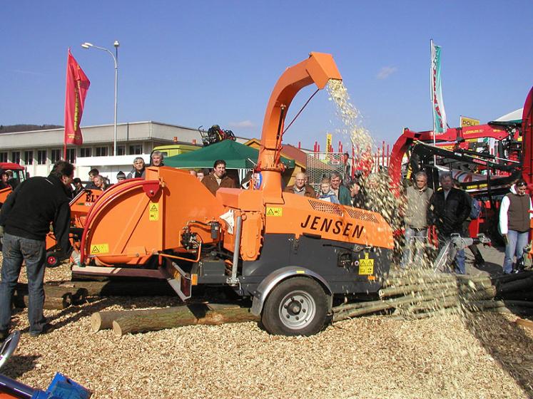 Jensen A328 Wheeled Chipper available from Dennis Barnfield Ltd, tracked chippers in Lancashire, Cumbria and the North West!